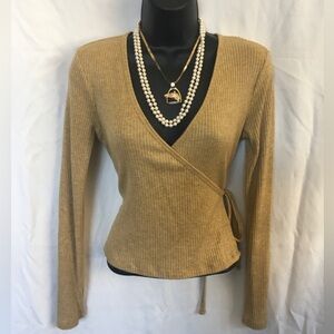 🔥DOUBLE ZERO Super soft wrap sweater. Size small in excellent condition